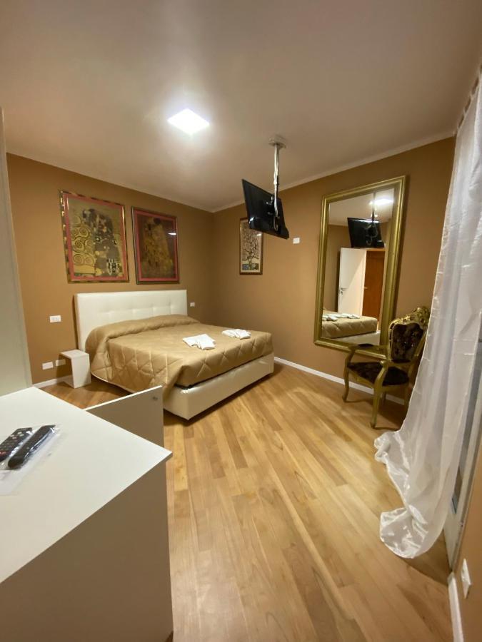 Villa Castello Only Room ลีโมเนซุลการ์ดา ภายนอก รูปภาพ